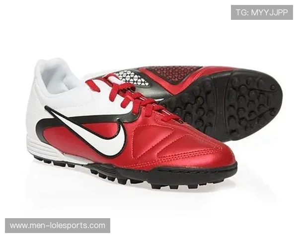 中国球星同款足球鞋发布 助力球迷体验顶级竞技性能