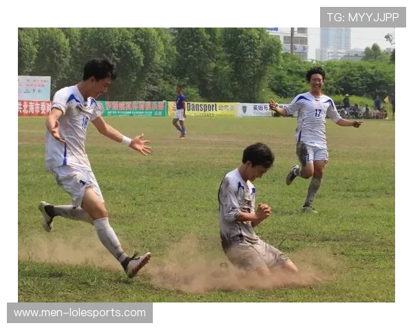 小球星崛起 足球场上的未来之星与梦想启航