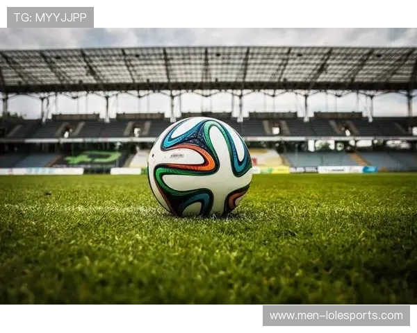 足球球星皮草时尚与绿茵竞技完美结合的新潮流解析